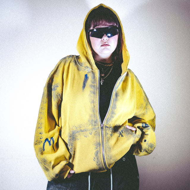 Sweat à capuche jaune à oeillet - AETHER MalAnge clothing